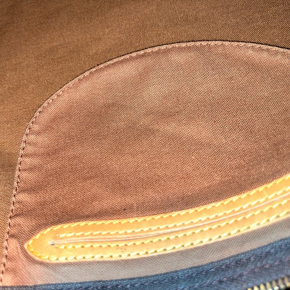Louis Vuitton AUTHENTIC Pre-Loved Speedy 40